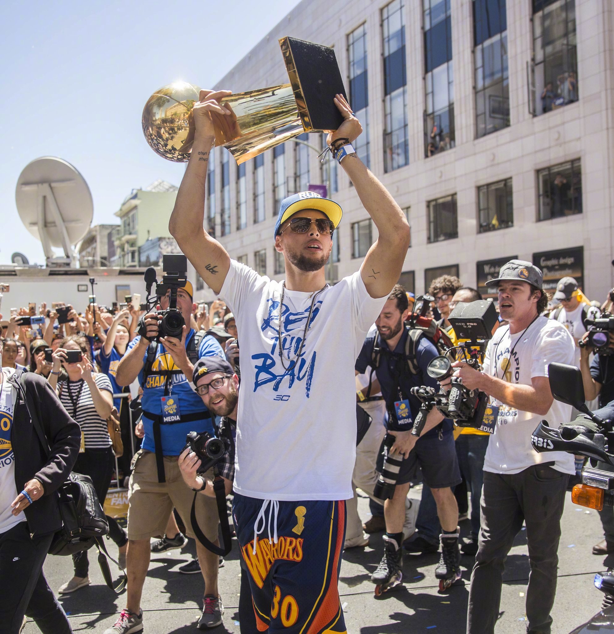 展现出了强 展现出了强