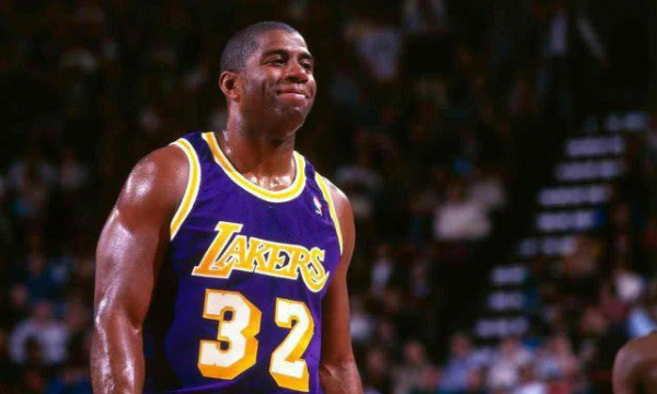 借助弹力带 借助弹力带